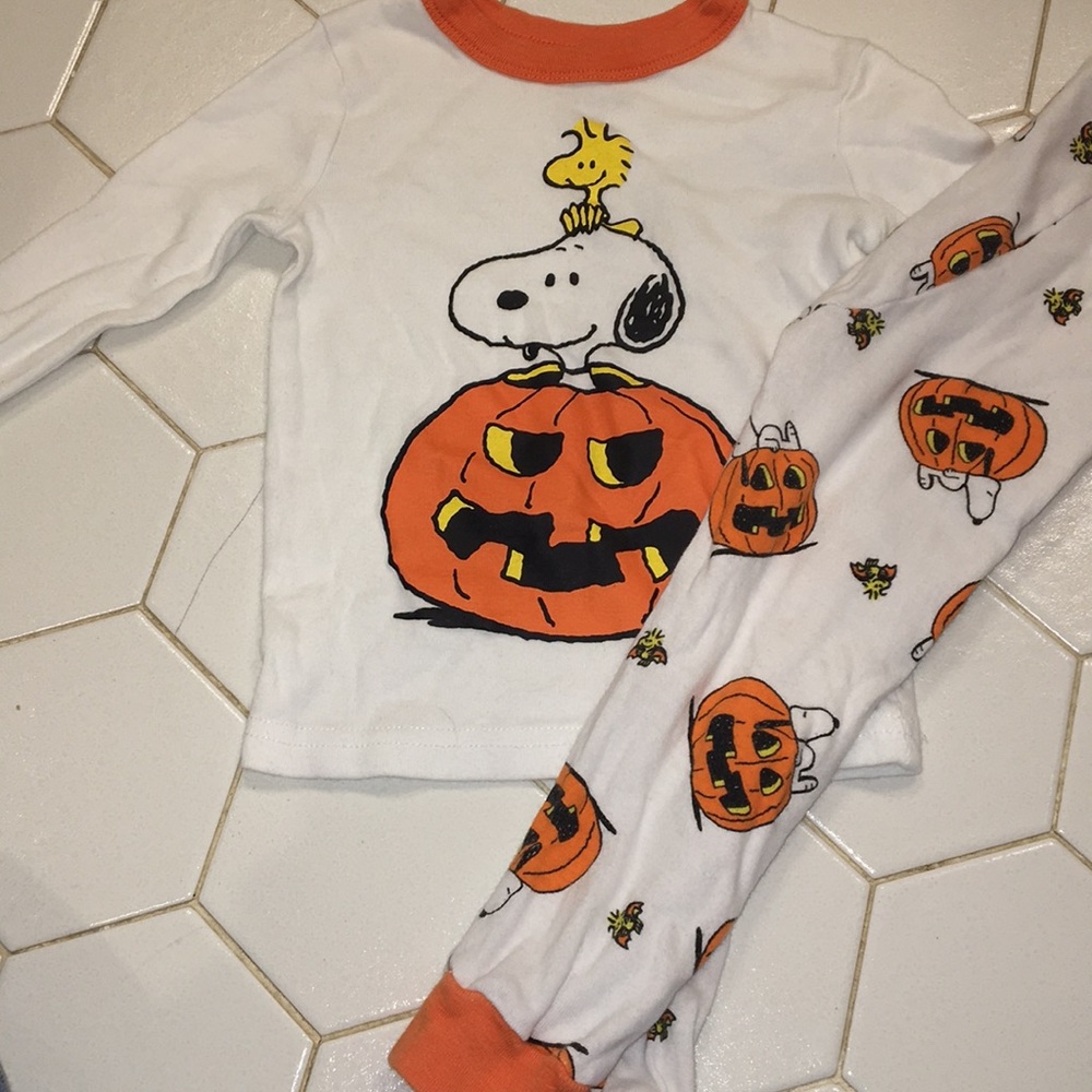 Peanuts 2T Halloween pajamas